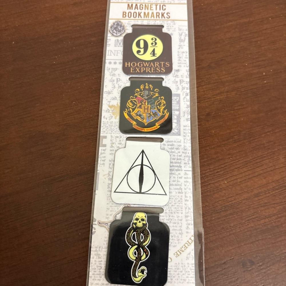 Harry Potter Magnetic Bookmarks Set of 4 Hogwarts Themes